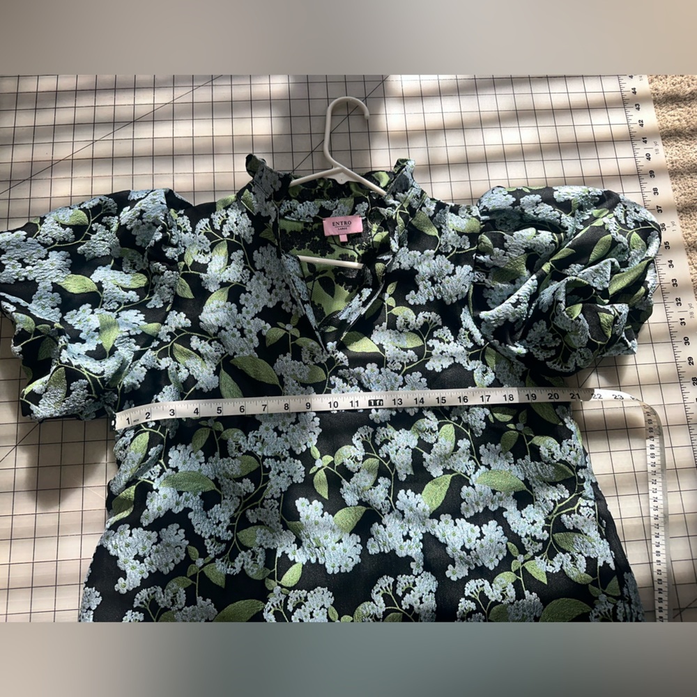 Entre Black Floral Ruffle detail dress with hydrangea brocade Large - Picture 9 of 9